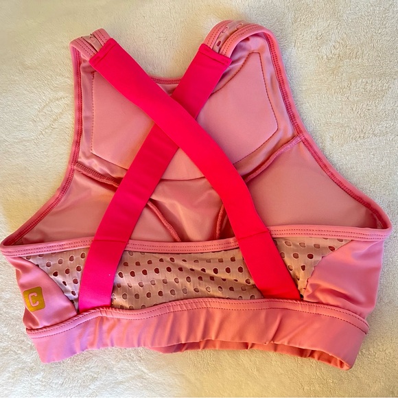 Chestee padded sports bra - Picture 2 of 3